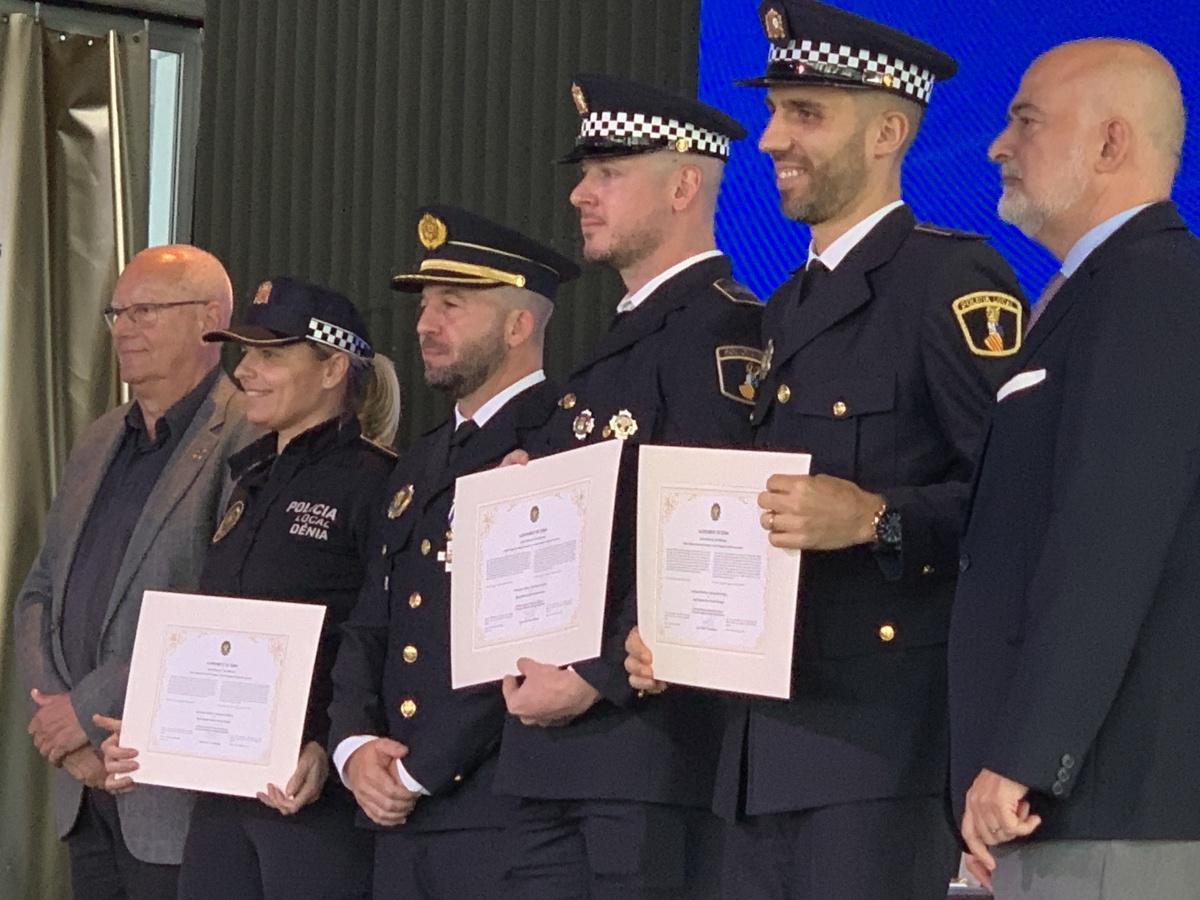 Dénia homenajea a los policías ejemplares y a Matria en el Día Nacional de la Policía Local