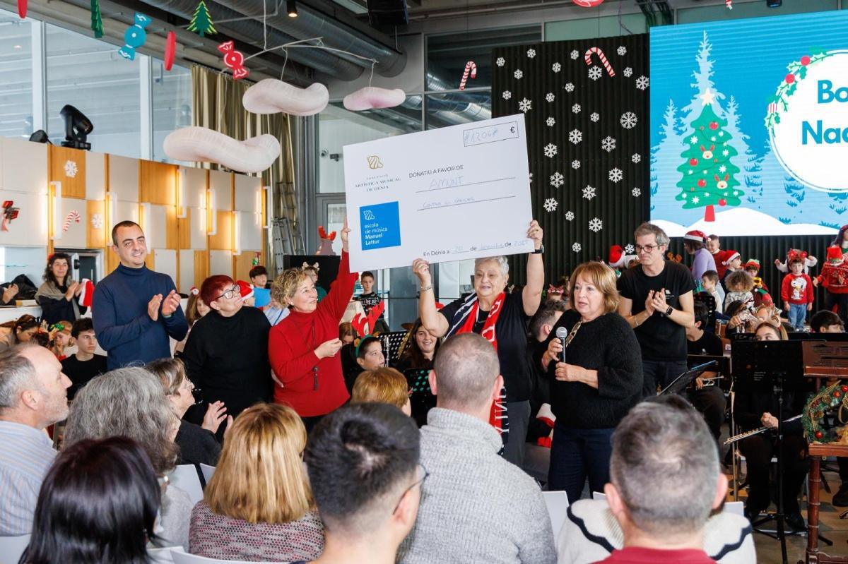El concierto de la Banda Infantil y Juvenil de Dénia recauda 1.206 € por Amunt contra el Càncer