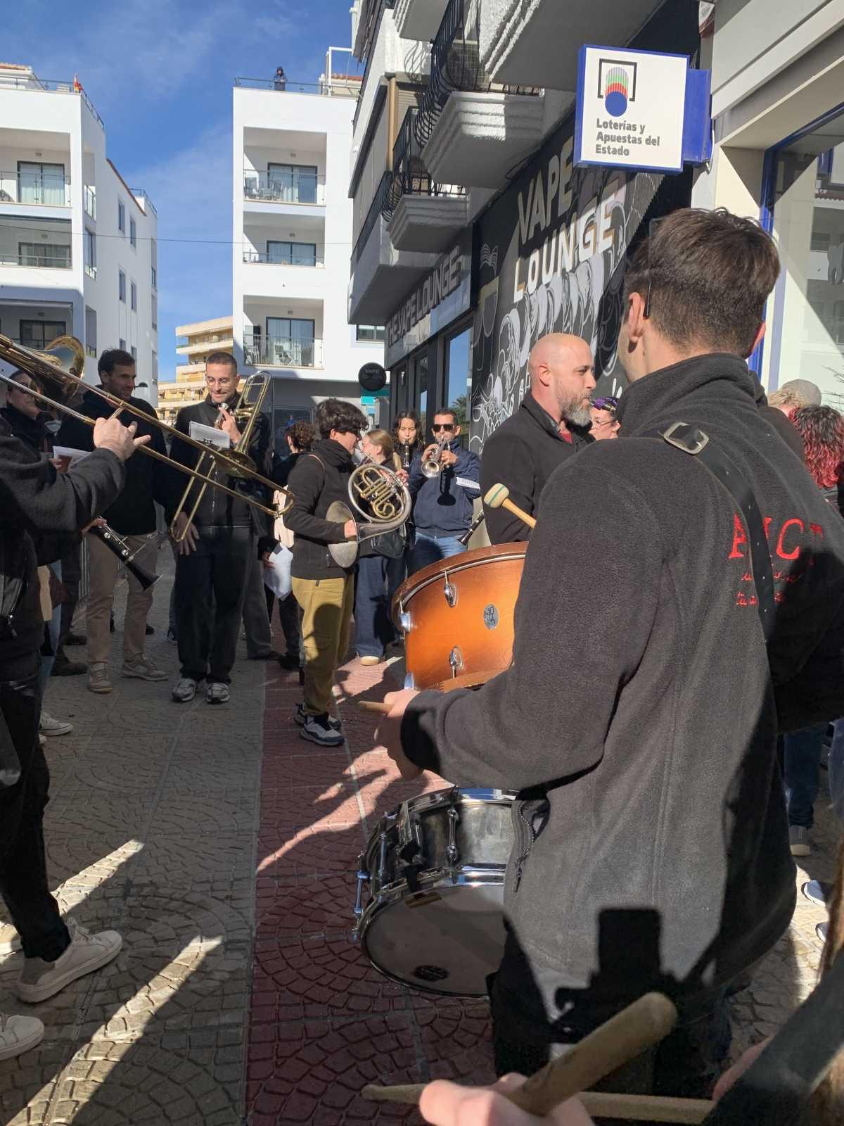 El 4º premio de la Lotería de Navidad reparte suerte en Moraira y Pedreguer El 4º premio de la Lotería de Navidad reparte suerte en Moraira y Pedreguer