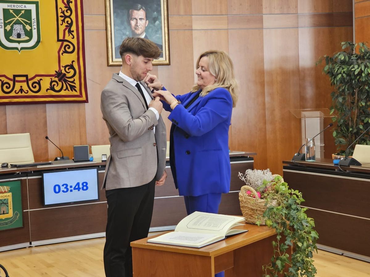 Álex Coca toma posesión como nuevo concejal del Ayuntamiento de Calp Álex Coca toma posesión como nuevo concejal del Ayuntamiento de Calp