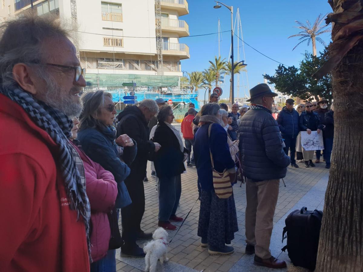 Movilización en Dénia contra la intervención de Trump en Venezuela Movilización en Dénia contra la intervención de Trump en Venezuela