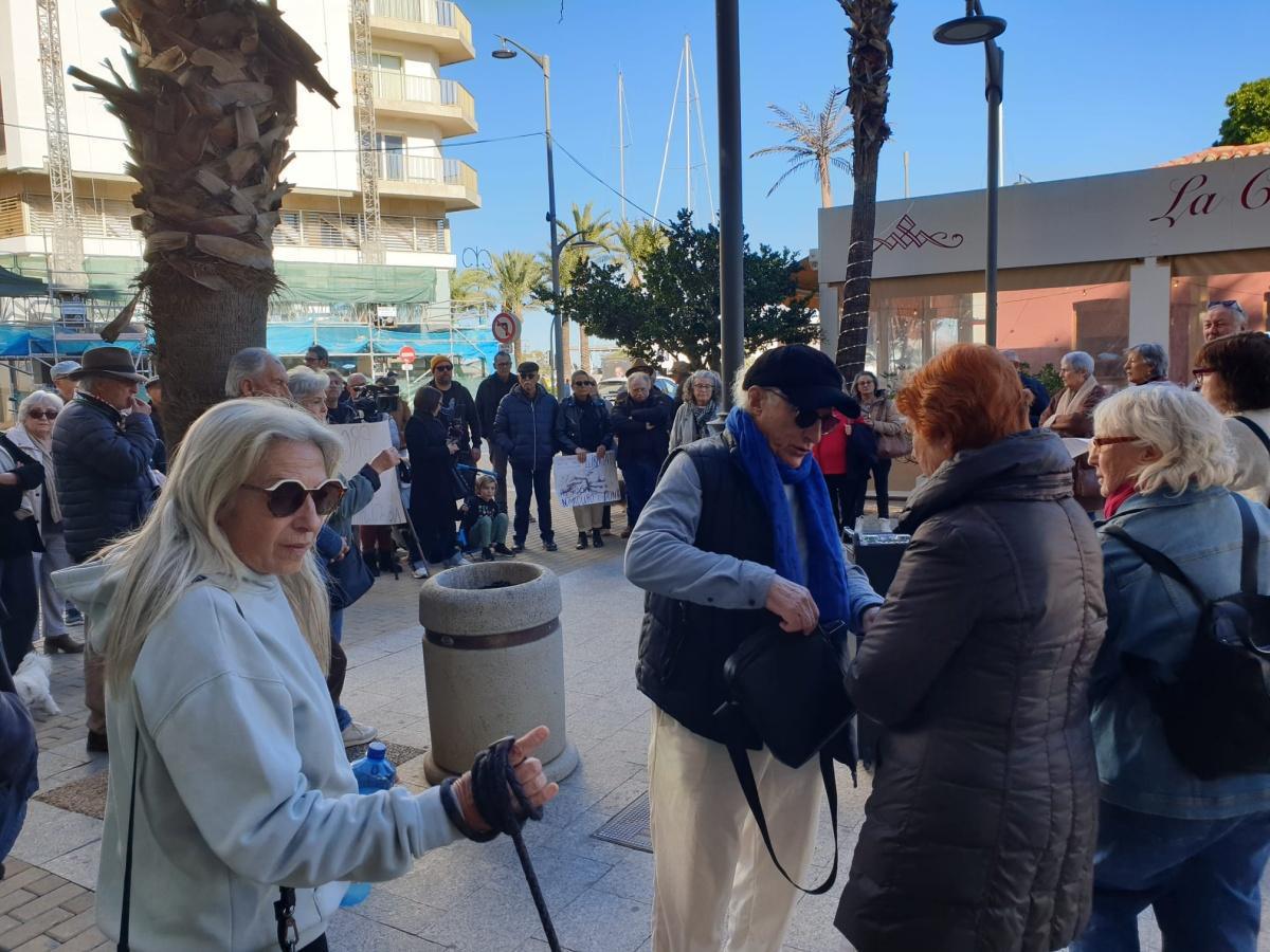 Movilización en Dénia contra la intervención de Trump en Venezuela Movilización en Dénia contra la intervención de Trump en Venezuela