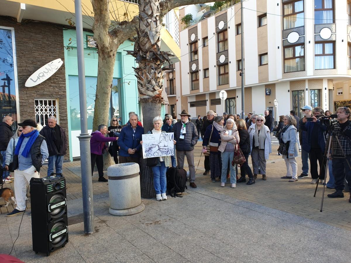 Movilización en Dénia contra la intervención de Trump en Venezuela Movilización en Dénia contra la intervención de Trump en Venezuela