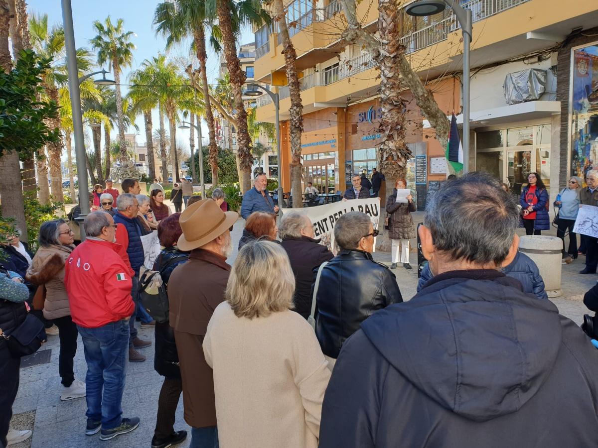 Movilización en Dénia contra la intervención de Trump en Venezuela Movilización en Dénia contra la intervención de Trump en Venezuela