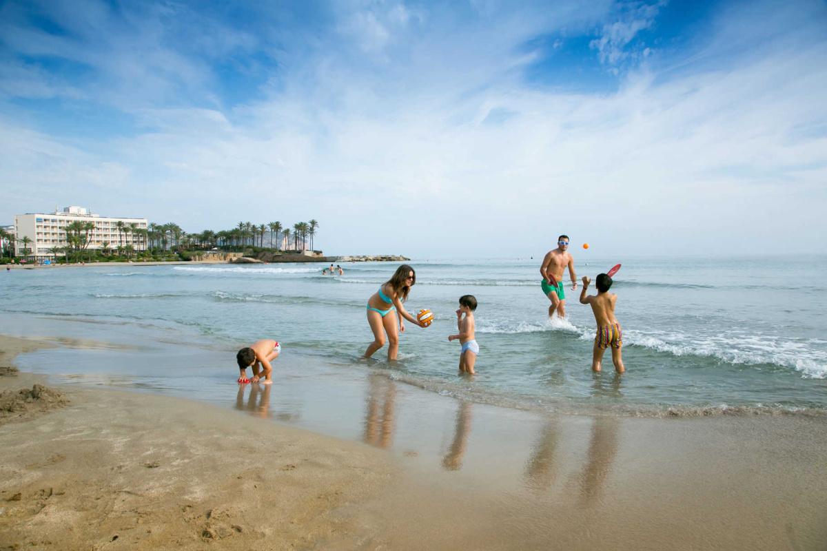 Xàbia impulsa su estrategia de turismo familiar en FITUR con propuestas innovadoras y sostenibles