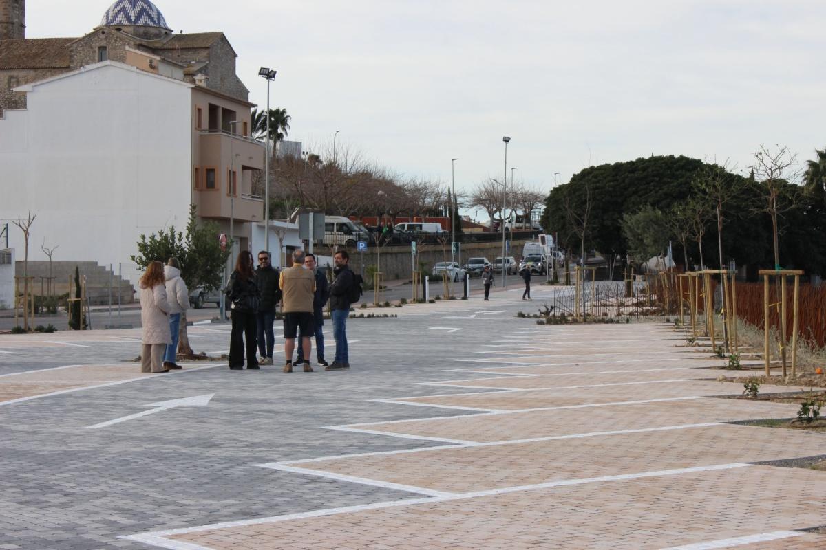 Benitatxell inaugura el nuevo parking El Mirador, con vistas a viñedos, montañas y el mar