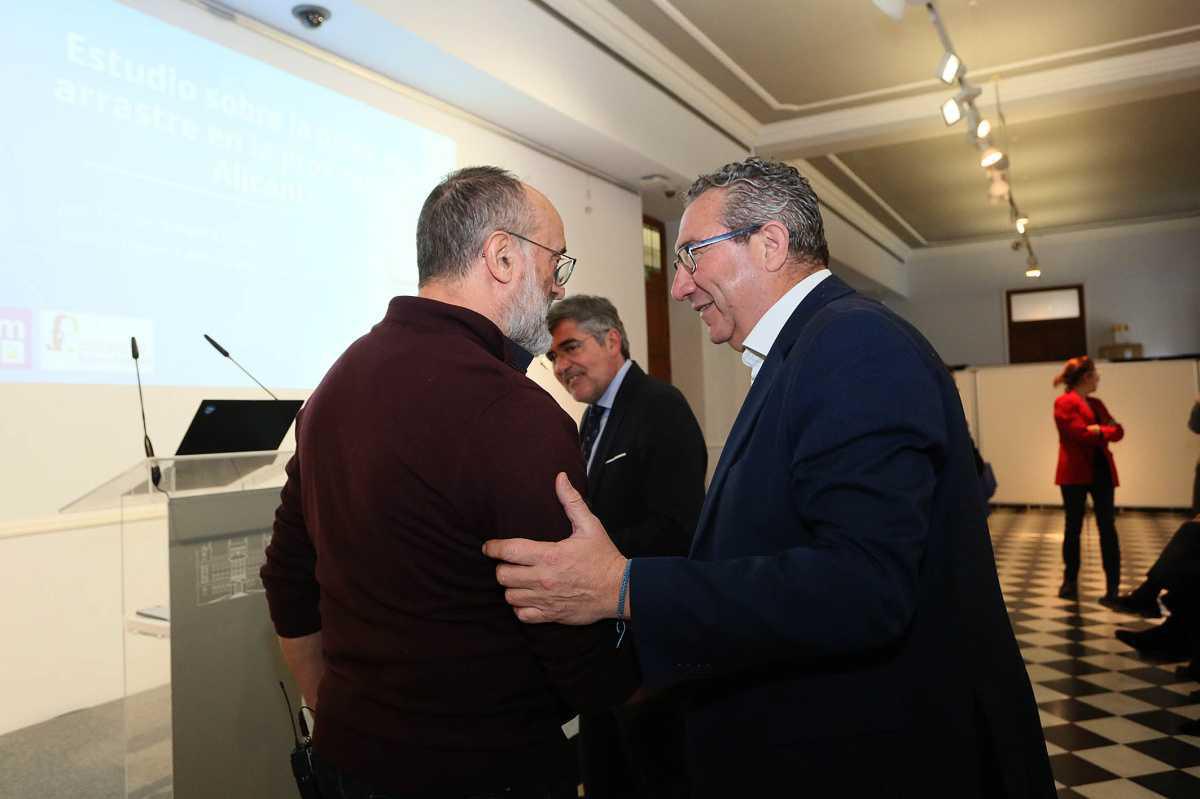 Un estudio financiado por la Diputación sobre la pesca de arrastre propone avanzar hacia la sostenibilidad Un estudio financiado por la Diputación sobre la pesca de arrastre propone avanzar hacia la sostenibilidad