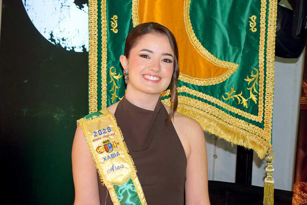 El Mig Any de Moros y Cristianos de Xàbia llena de color sus calles