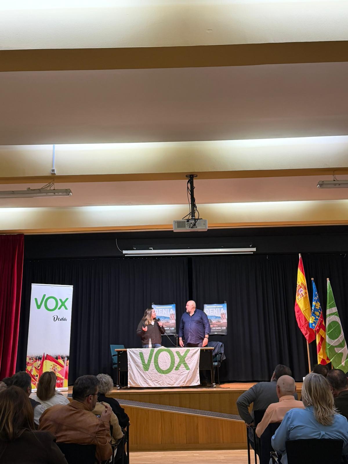 VOX Marina Alta reúne a simpatizantes y afiliados en un acto celebrado en Dénia VOX Marina Alta reúne a simpatizantes y afiliados en un acto celebrado en Dénia