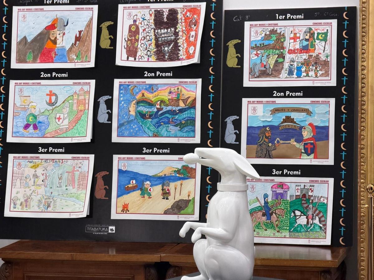 Los Moros y Cristianos de Dénia entregan los premios del Concurso de Pintura Los Moros y Cristianos de Dénia entregan los premios del Concurso de Pintura