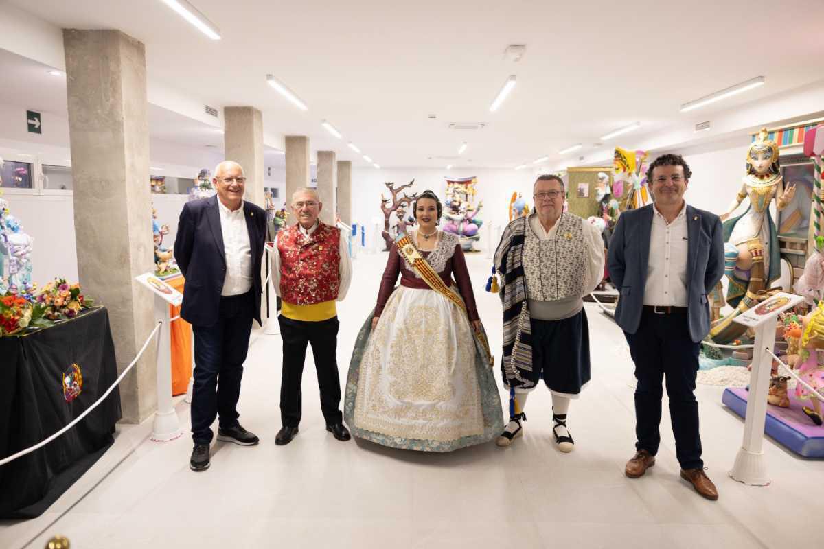 Creatividad y sátira inauguran la Exposición del Ninot en Dénia Creatividad y sátira inauguran la Exposición del Ninot en Dénia