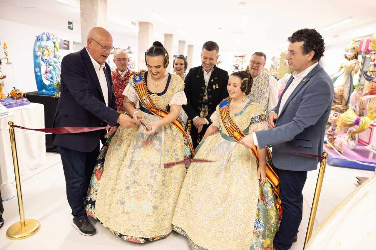 Creatividad y sátira inauguran la Exposición del Ninot en Dénia