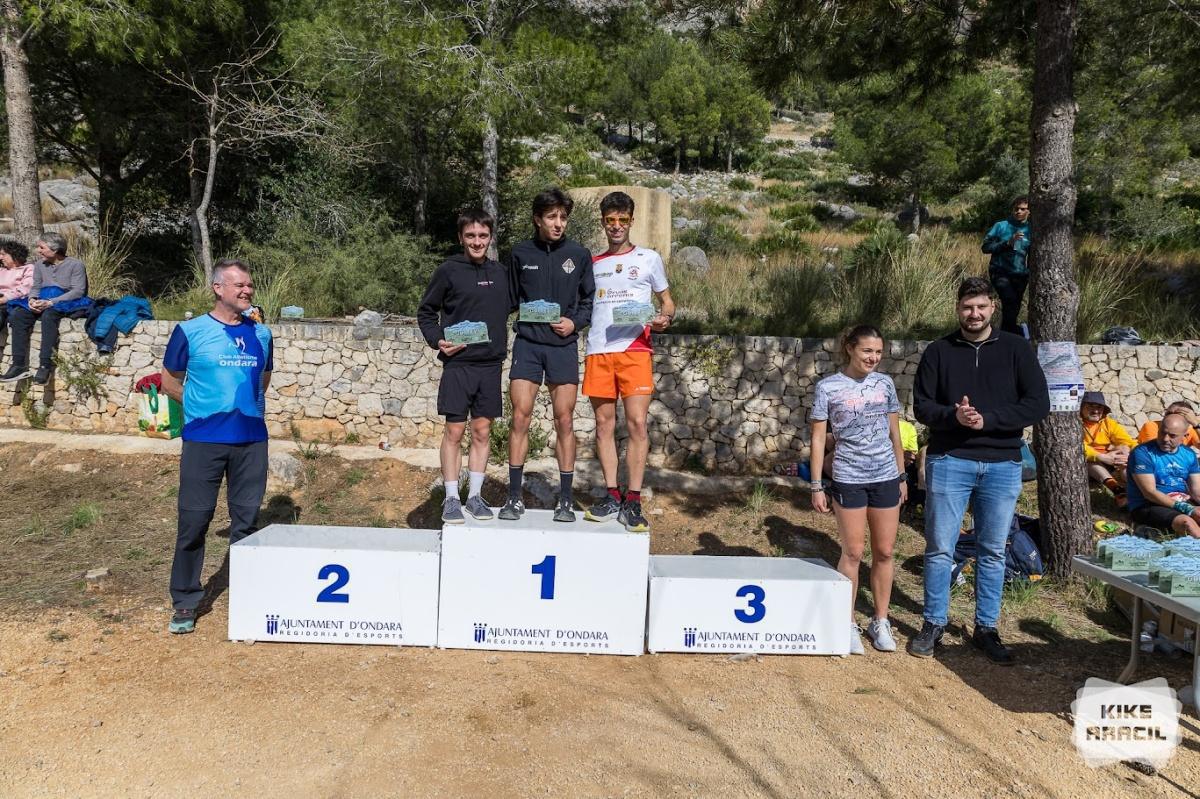 Ondara celebra amb èxit la XVI edició del Gegant de Pedra a la Serra de Segària Ondara celebra amb èxit la XVI edició del Gegant de Pedra a la Serra de Segària