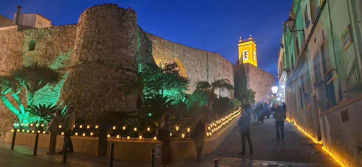 El casco antiguo de Calp volverá a brillar con miles de velas en la segunda edición de “La Nit Encesa” El casco antiguo de Calp volverá a brillar con miles de velas en la segunda edición de “La Nit Encesa”
