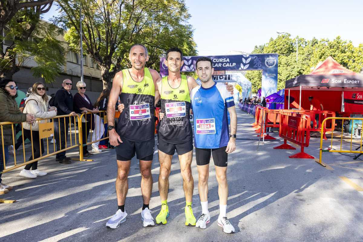 José Manuel Barragán y M. Isabel Ferrer arrancan el Circuit a Peu con victoria y mejorando sus marcas en Calp José Manuel Barragán y M. Isabel Ferrer arrancan el Circuit a Peu con victoria y mejorando sus marcas en Calp