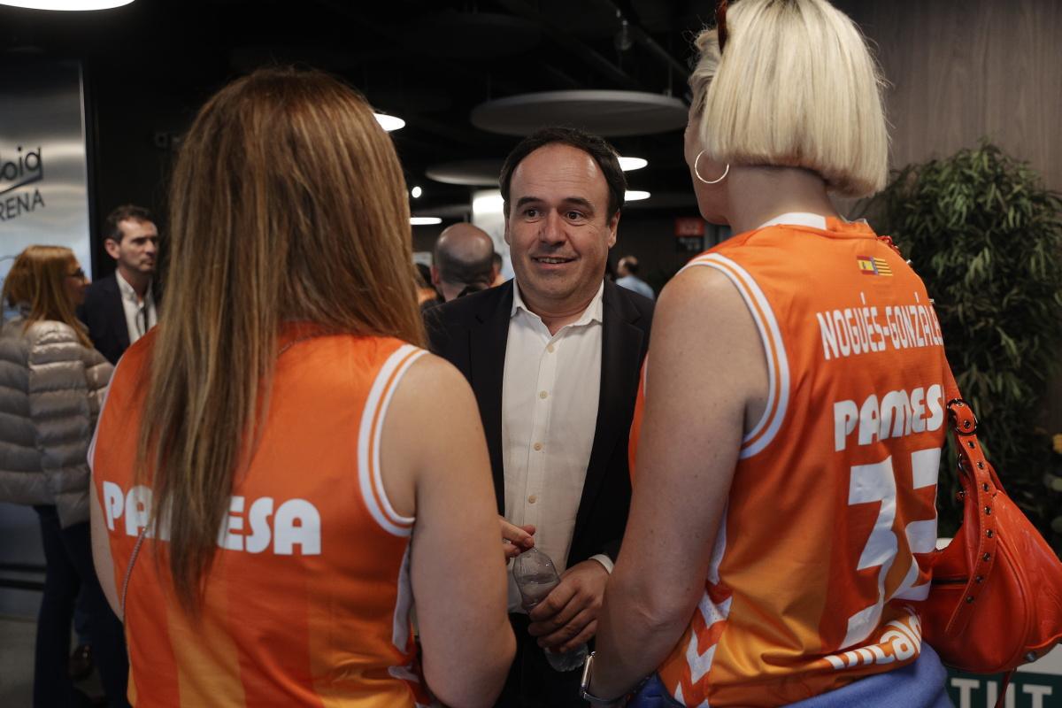 Pérez Llorca presencia el encuentro de semifinales de la Copa del Rey de Baloncesto Pérez Llorca presencia el encuentro de semifinales de la Copa del Rey de Baloncesto