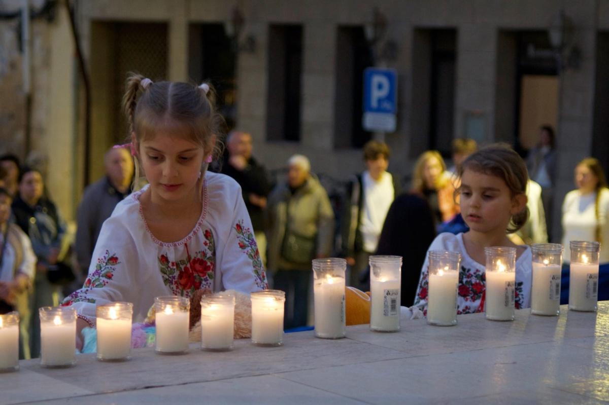 Marcha en Dénia por el futuro de los niños en Ucrania en el cuarto aniversario de la invasión rusa