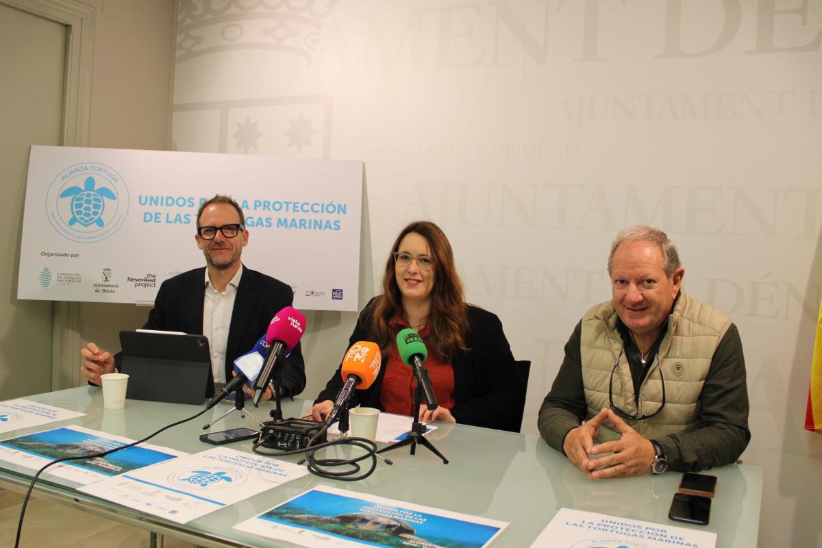 Dénia y Costa Rica firman alianzas para compartir conocimiento sobre las tortugas marinas Dénia y Costa Rica firman alianzas para compartir conocimiento sobre las tortugas marinas