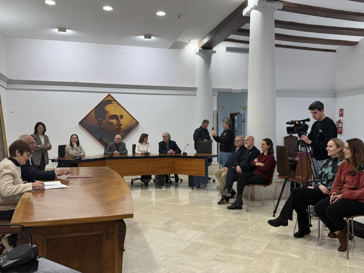 La Universitat de València y el Ayuntamiento de Dénia firman un convenio para dar luz verde a una sede universitaria