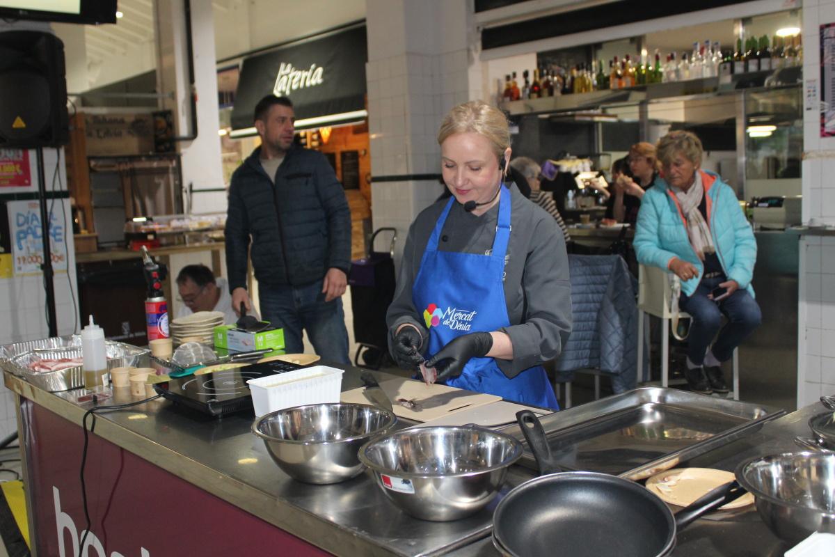 El Mercat Municipal de Dénia celebra el Día de la Mujer con showcookings protagonizados por mujeres El Mercat Municipal de Dénia celebra el Día de la Mujer con showcookings protagonizados por mujeres