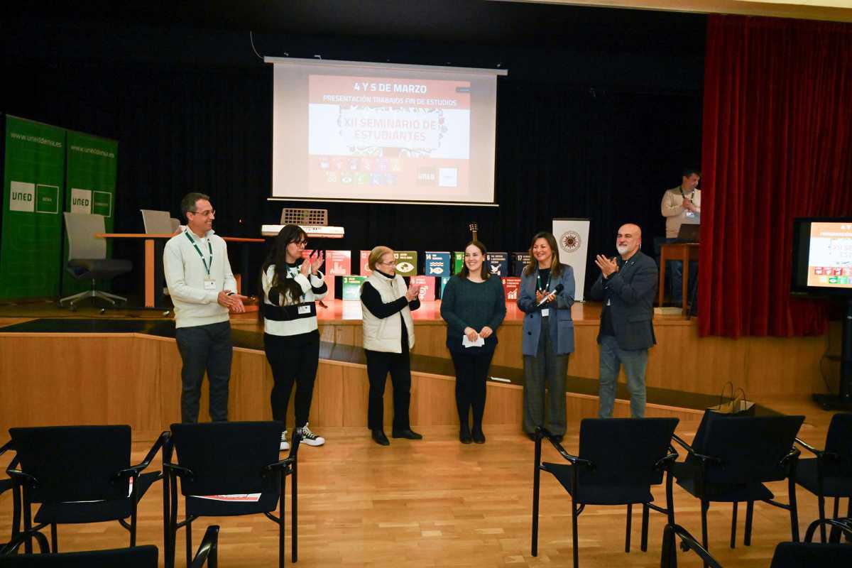 UNED Dénia celebra el XII Seminario de Estudiantes para visibilizar investigaciones de fin de grado y máster UNED Dénia celebra el XII Seminario de Estudiantes para visibilizar investigaciones de fin de grado y máster