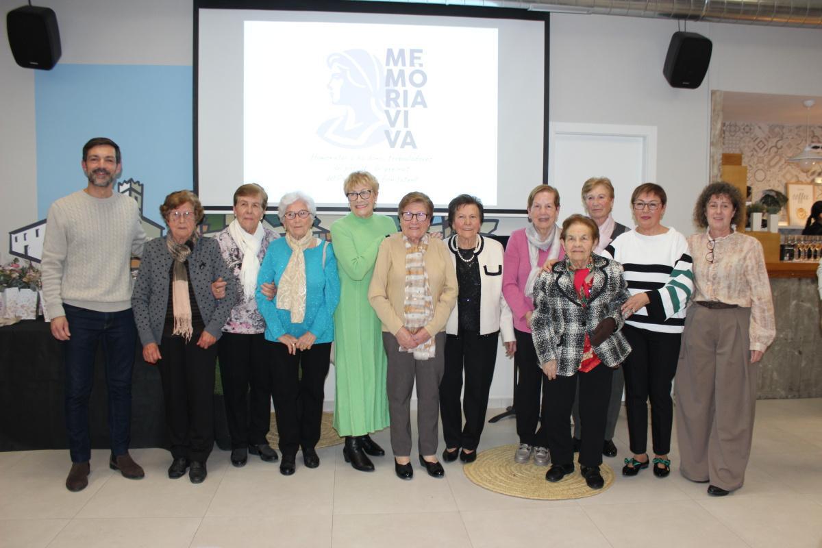 Benitatxell dignifica la memoria de sus mujeres con el estreno del documental ‘Memoria Viva II’.