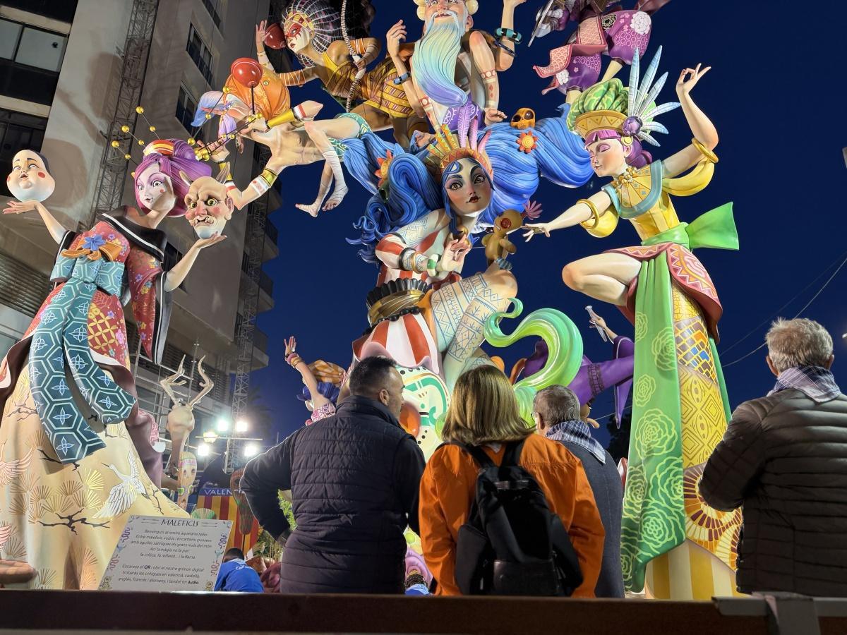 José Antonio Rovira visita Dénia junto al PP local para conocer la plantà de las Fallas José Antonio Rovira visita Dénia junto al PP local para conocer la plantà de las Fallas