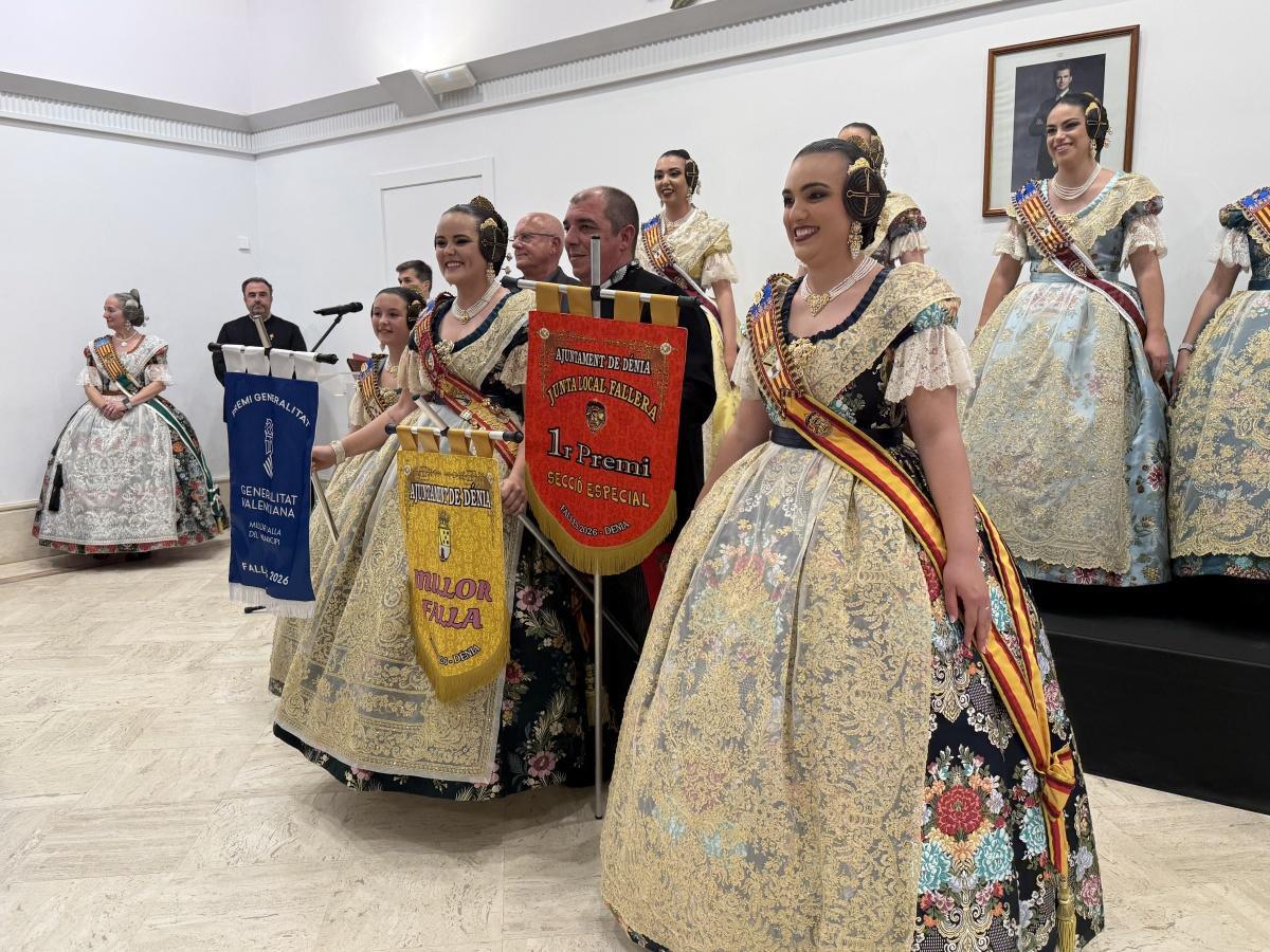 Centro y Port Rotes se llevan el oro fallero de Dénia