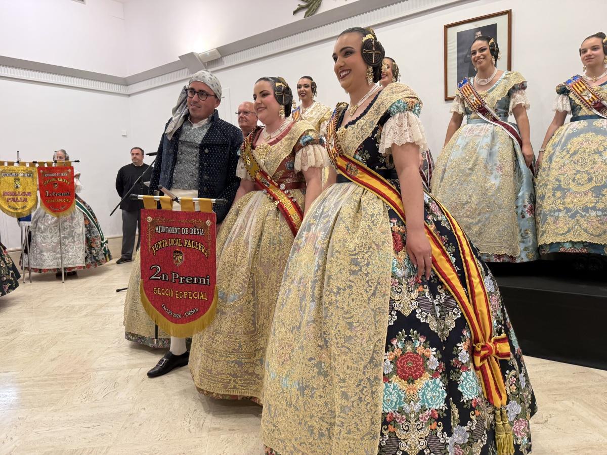 Centro y Port Rotes se llevan el oro fallero de Dénia