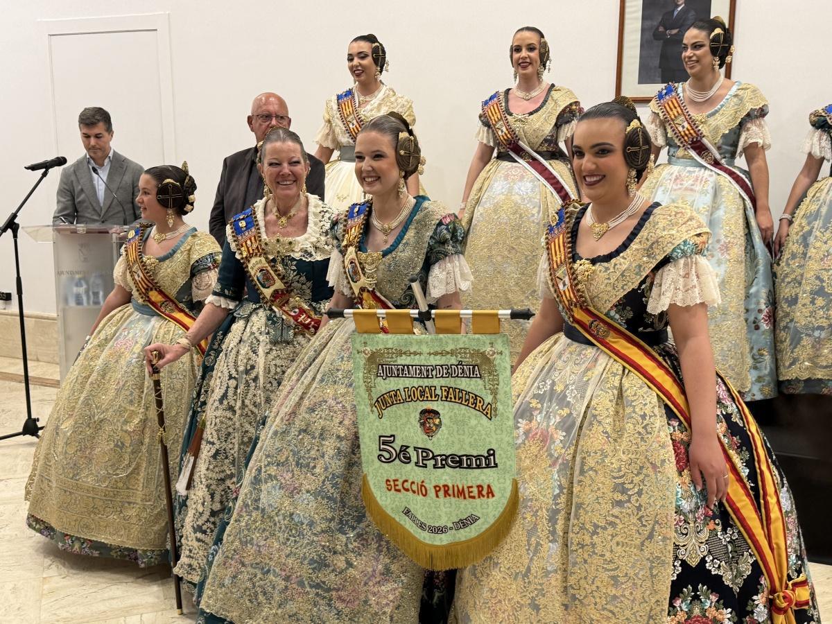 Centro y Port Rotes se llevan el oro fallero de Dénia