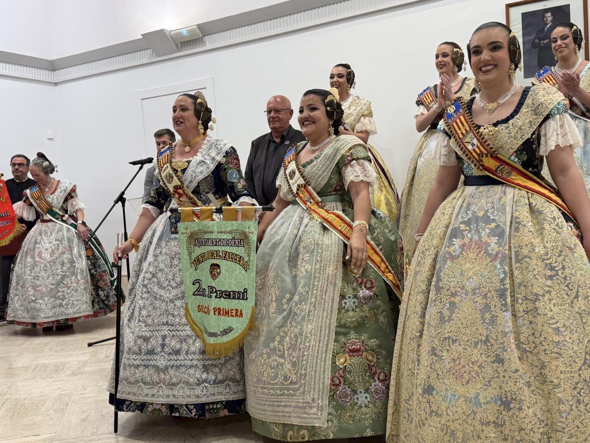 Centro y Port Rotes se llevan el oro fallero de Dénia Centro y Port Rotes se llevan el oro fallero de Dénia