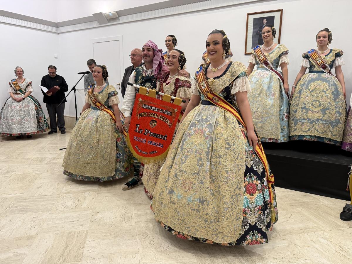 Centro y Port Rotes se llevan el oro fallero de Dénia Centro y Port Rotes se llevan el oro fallero de Dénia