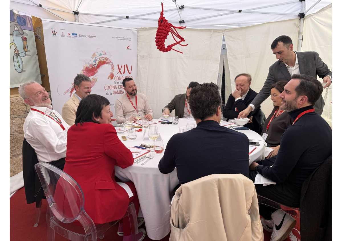Jesús Anaya, de Ciudad Real, rey de la Gamba Roja en el certamen internacional de Dénia Jesús Anaya, de Ciudad Real, rey de la Gamba Roja en el certamen internacional de Dénia