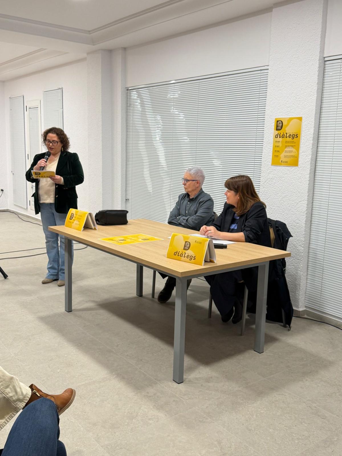 Els Poblets enceta “Diàlegs” amb Ferran Torrent i M. José Gálvez