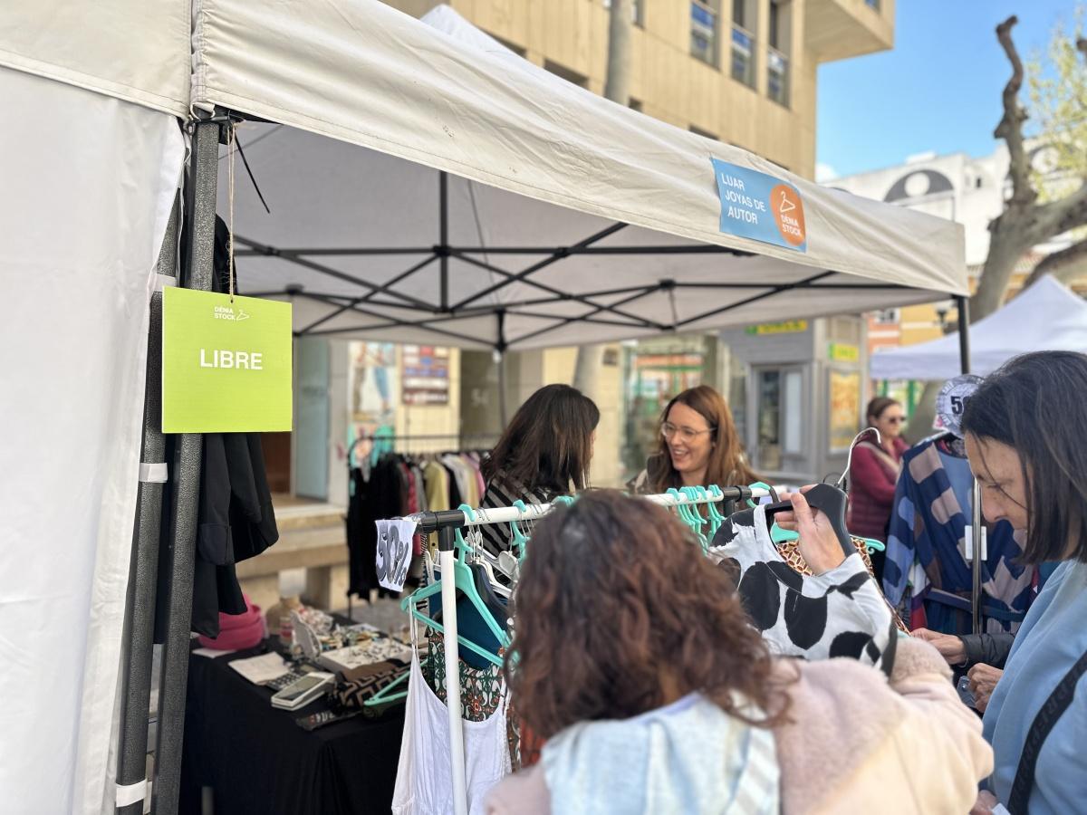 Dénia Stock transforma els carrers en un aparador a l’aire lliure Dénia Stock transforma els carrers en un aparador a l’aire lliure