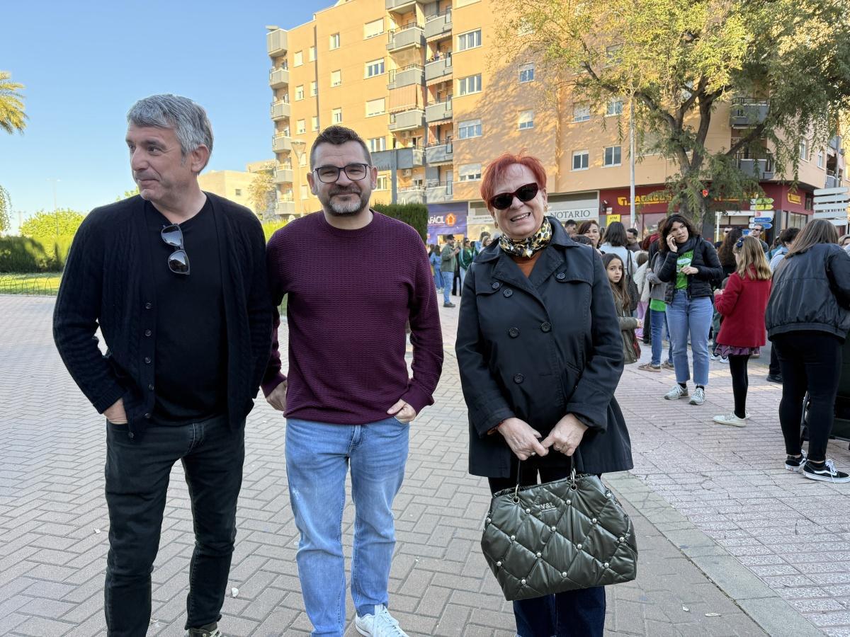 Casi un millar de personas se manifiestan por la Educación Pública en Dénia: más recursos y mejores condiciones Casi un millar de personas se manifiestan por la Educación Pública en Dénia: más recursos y mejores condiciones