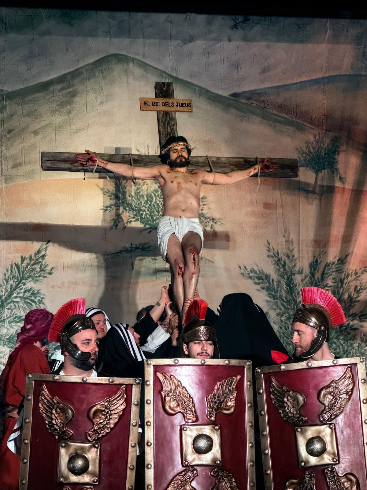 Més d’un miler de persones viuen a Ondara una espectacular representació de La Passió consolidada com a atractiu cultural i turístic