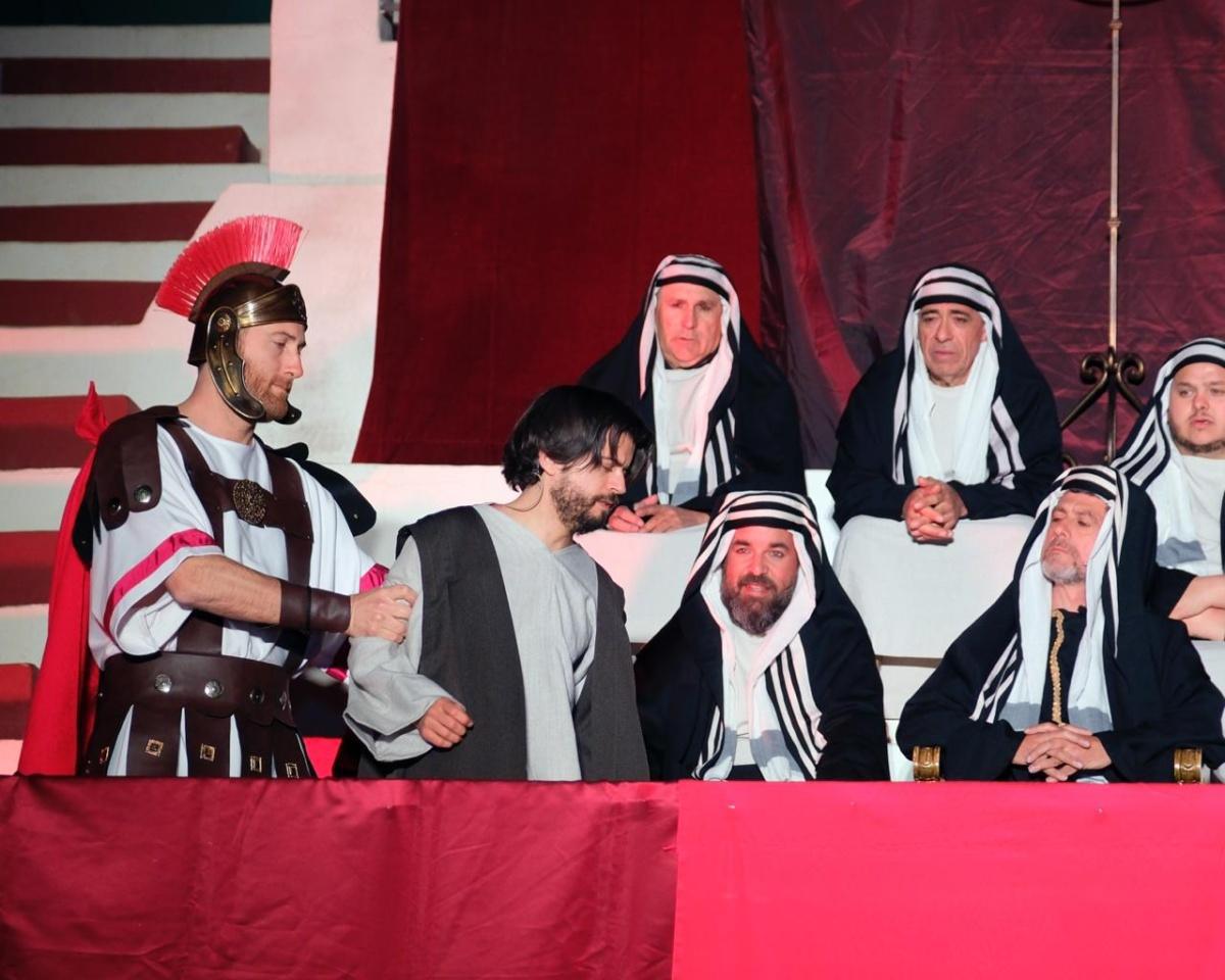 Més d’un miler de persones viuen a Ondara una espectacular representació de La Passió consolidada com a atractiu cultural i turístic