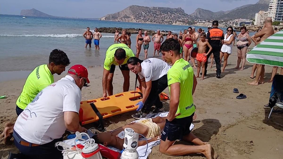 Calp pone en marcha el servicio de socorrismo en sus playas con el inicio de la nueva temporada Calp pone en marcha el servicio de socorrismo en sus playas con el inicio de la nueva temporada