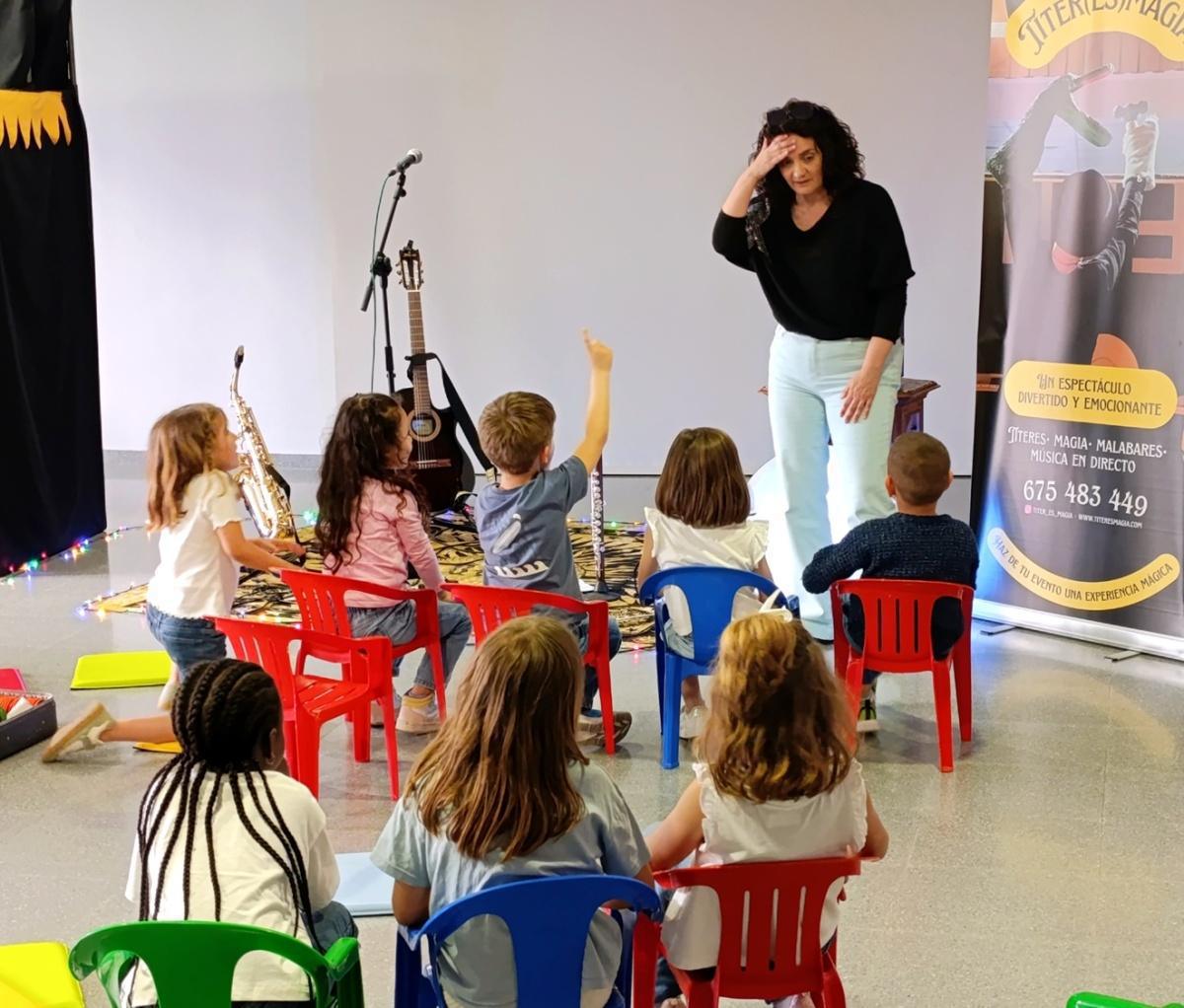 Ondara celebra l'encontre amb els primers lectors amb una vesprada màgica de lectura, música i titelles