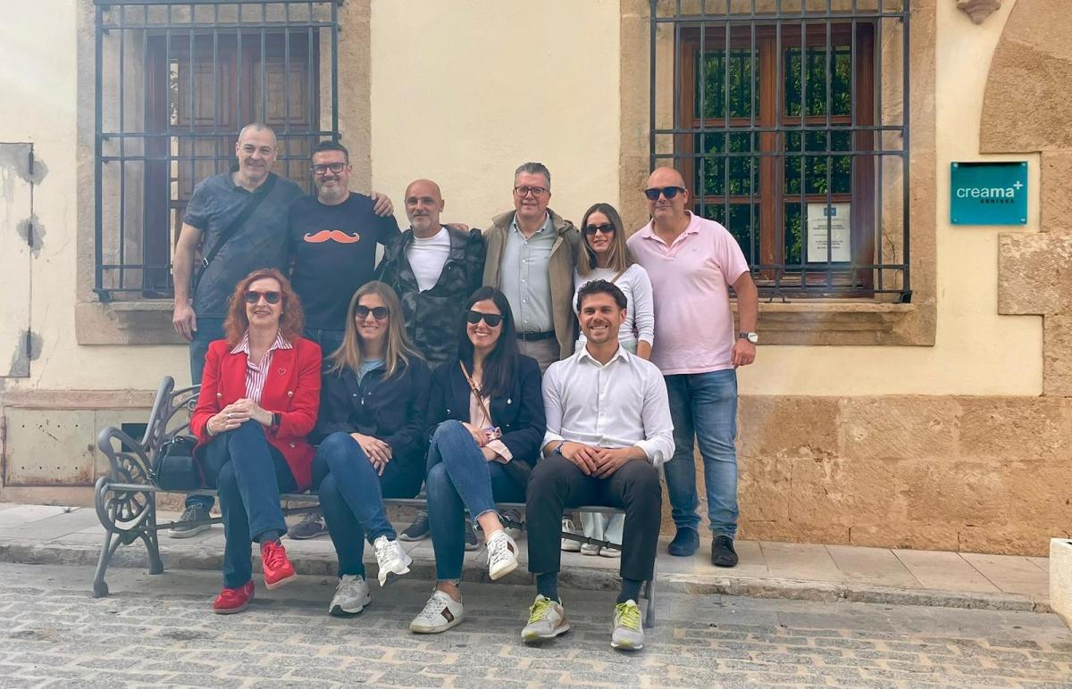 Los escaparates toman Benissa y convierten las fiestas en un espectáculo de creatividad local Los escaparates toman Benissa y convierten las fiestas en un espectáculo de creatividad local