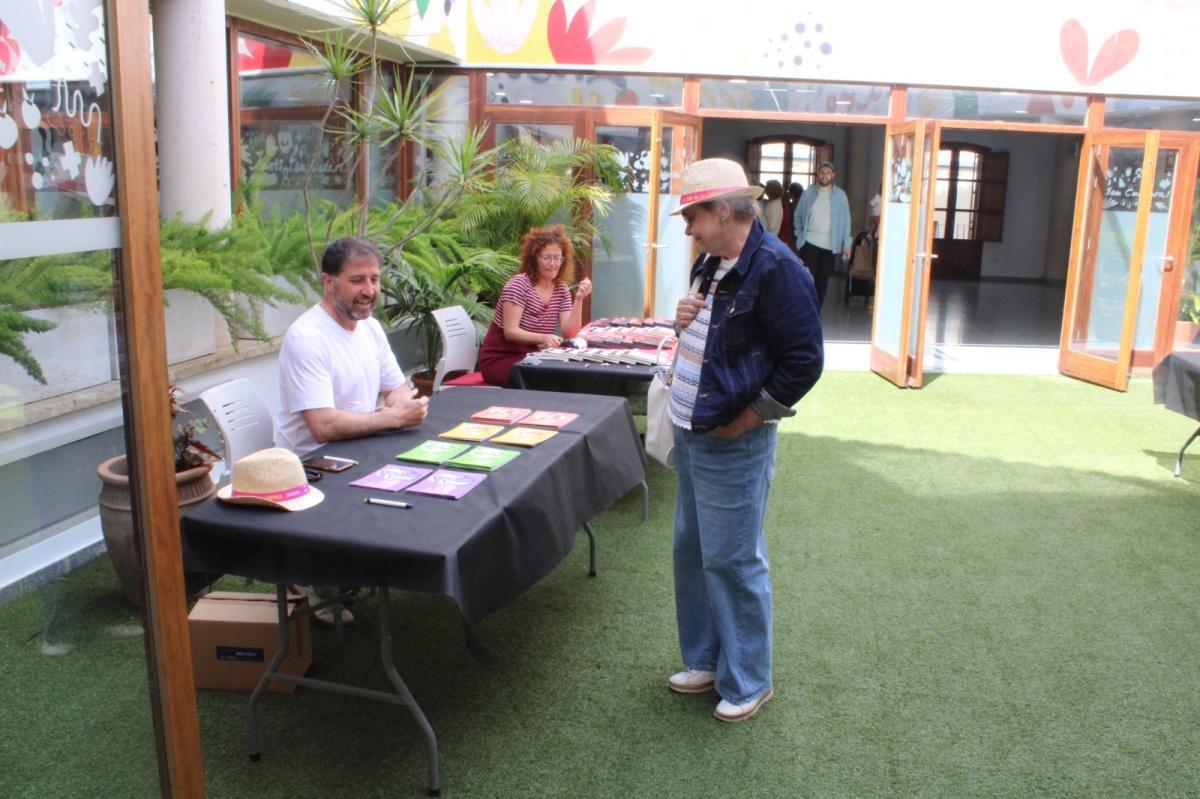 Gran resposta de públic ondarenc en la Fira del Llibre que clausura el Mes del Llibre Gran resposta de públic ondarenc en la Fira del Llibre que clausura el Mes del Llibre