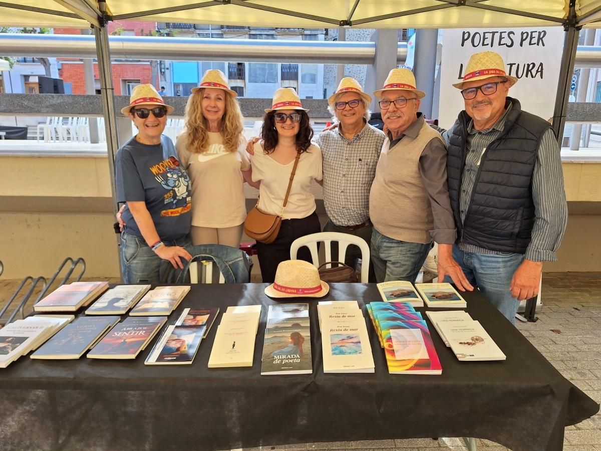 Gran resposta de públic ondarenc en la Fira del Llibre que clausura el Mes del Llibre