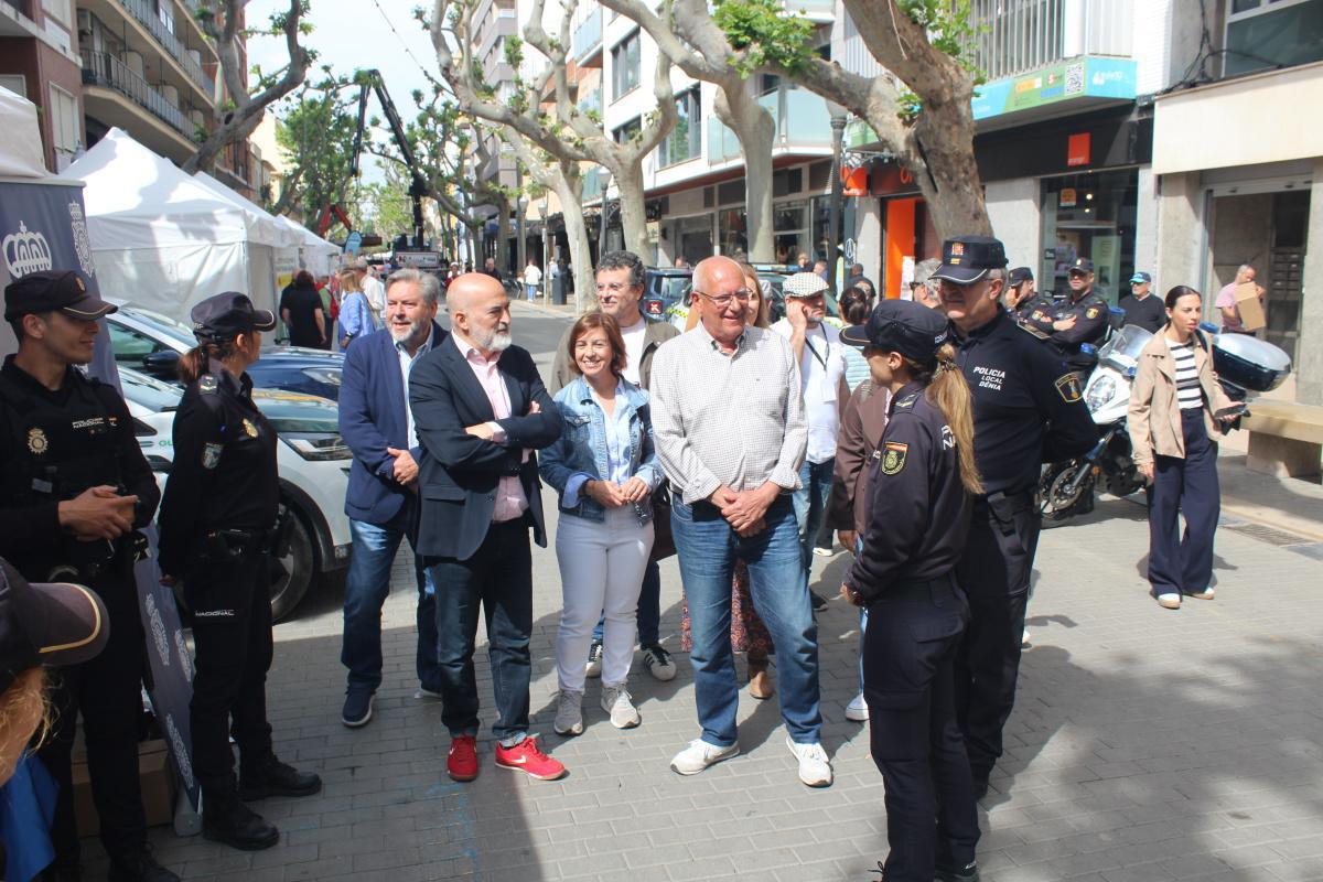 La Feria del Estudiantado toma el centro de Dénia y convierte sus calles en un escaparate de futuro