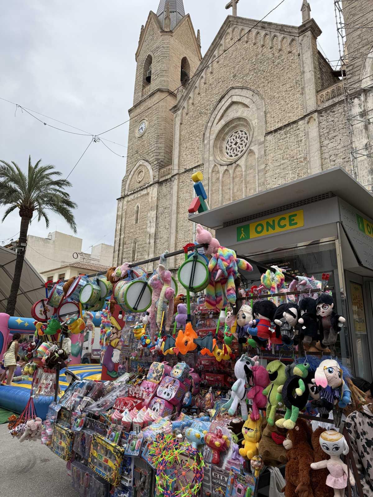 Benissa s’aboca al carrer en un multitudinari Dia de les Paelles de la Puríssima Xiqueta