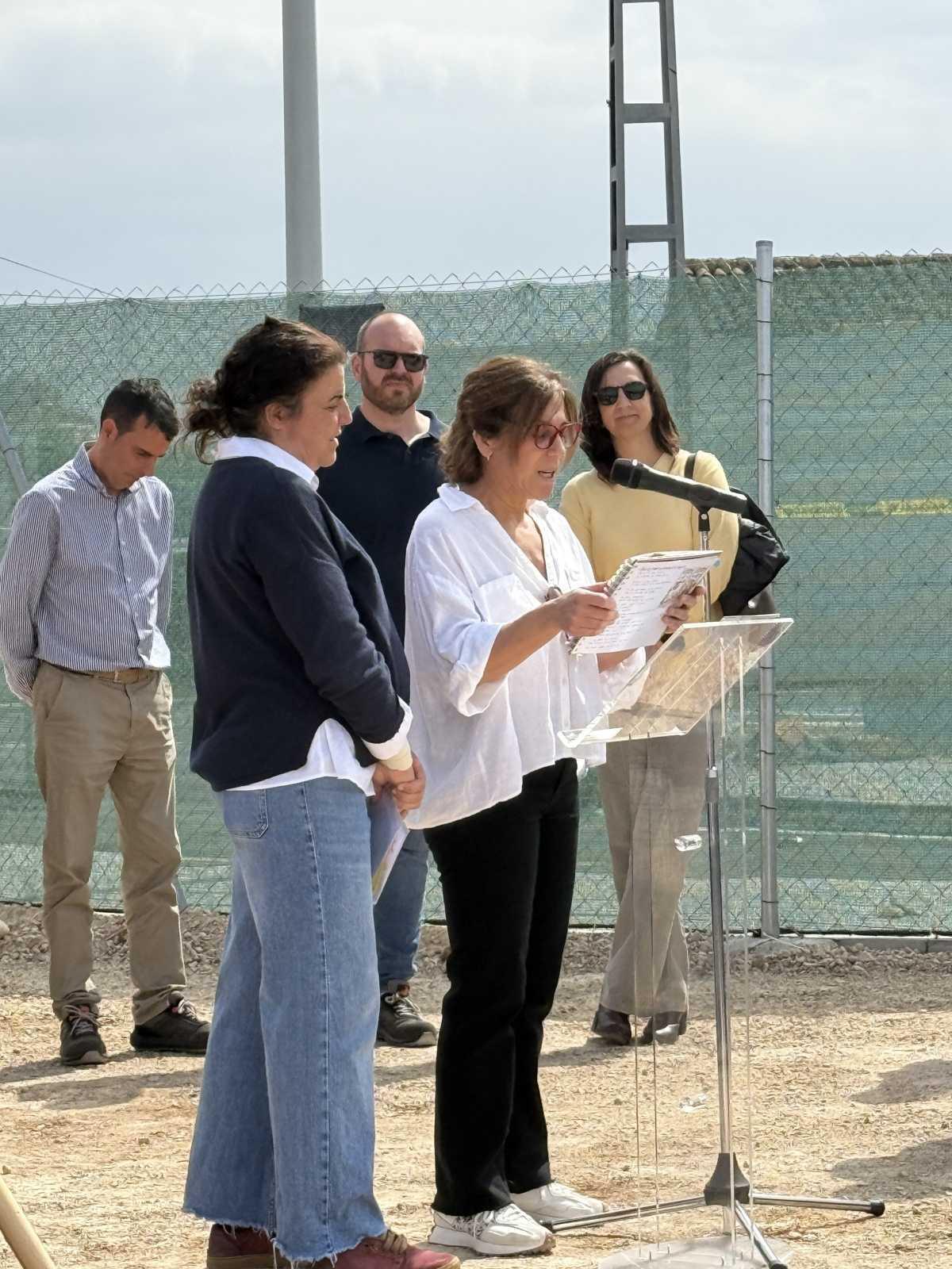 Tras dos décadas de reivindicaciones llega la primera piedra del Colegio Raquel Payà en Dénia Tras dos décadas de reivindicaciones llega la primera piedra del Colegio Raquel Payà en Dénia