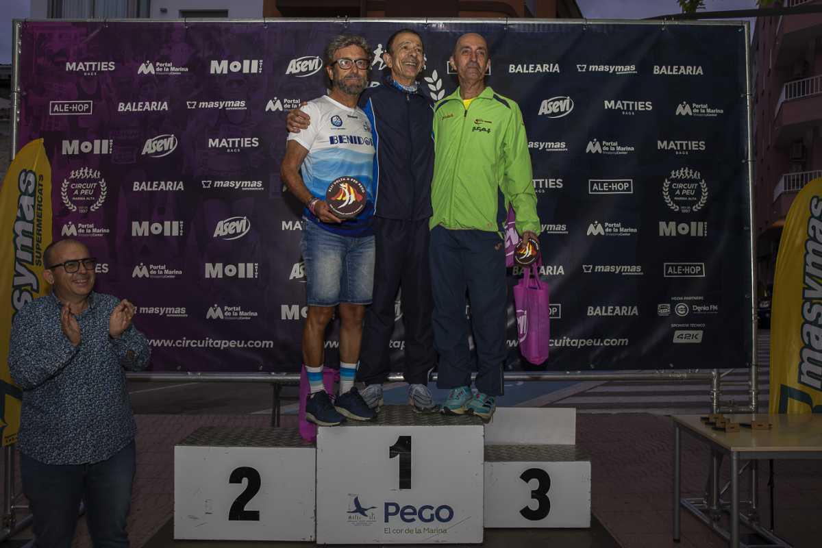 Circuit a Peu de la Marina Alta: José Manuel Gª Barragán y M. Isabel Ferrer triunfan en Pego Circuit a Peu de la Marina Alta: José Manuel Gª Barragán y M. Isabel Ferrer triunfan en Pego