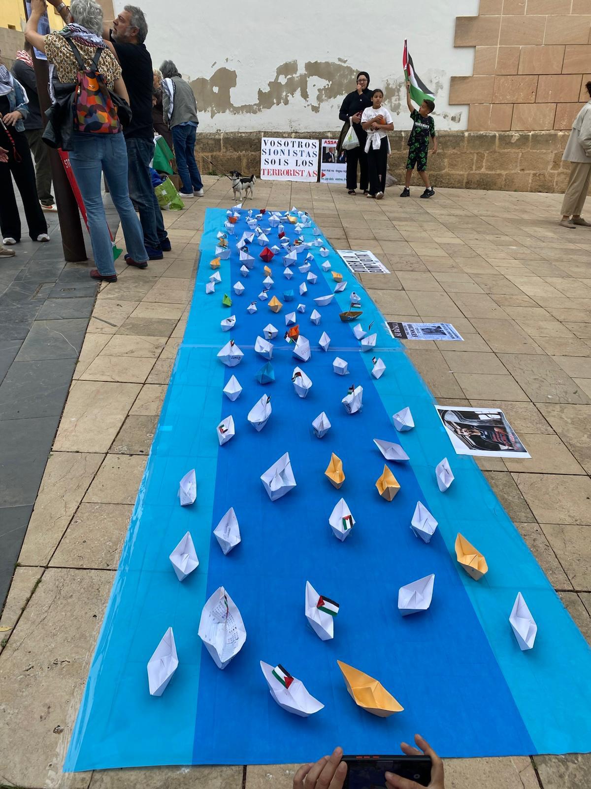 Dénia alza la voz por la flotilla retenida y pide una respuesta internacional Dénia alza la voz por la flotilla retenida y pide una respuesta internacional