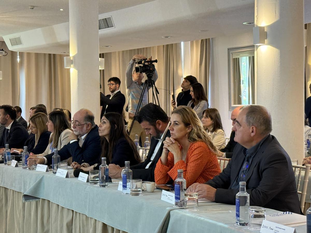 El Informe Impactur confirma la buena salud del turismo valenciano: aporta 9.263 millones en ingresos fiscales El Informe Impactur confirma la buena salud del turismo valenciano: aporta 9.263 millones en ingresos fiscales