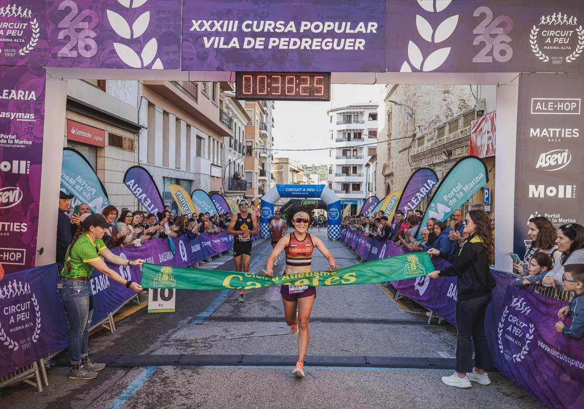 Kiket Roselló y Eri Yonamine dominan la Cursa Popular de Pedreguer en el Circuit a Peu Marina Alta Kiket Roselló y Eri Yonamine dominan la Cursa Popular de Pedreguer en el Circuit a Peu Marina Alta